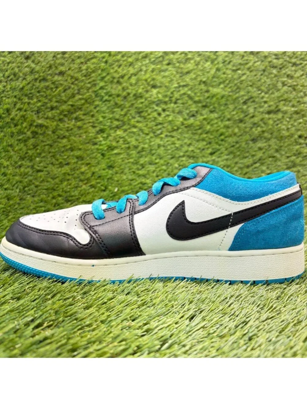 Nike Air Jordan 1 Low SE Boys Size 6.5Y White Blue Black Athletic Shoes Sneakers